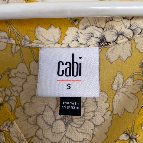SMALL CAbi amelia gather floral top. Colors are yellow, white and navy. - Picture 6 of 8